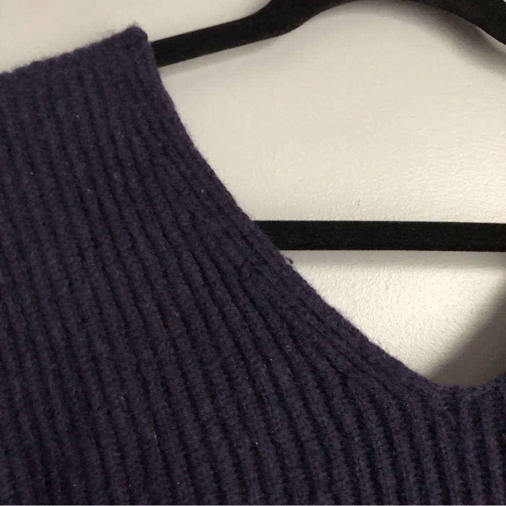 Anthropologie Angel of the North Twist Back Crop Navy Sweater S